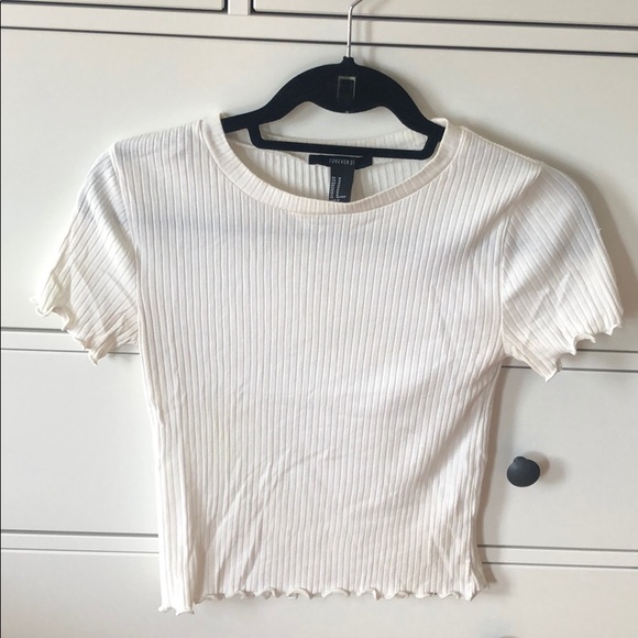 Forever 21 Tops - 🛍 Ribbed White T-shirt